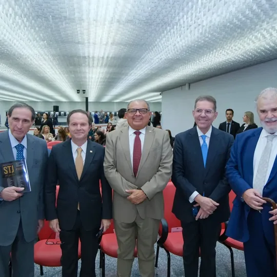 Ministros e convidados em evento da EBATS no Superior Tribunal de Justiça, em Brasília